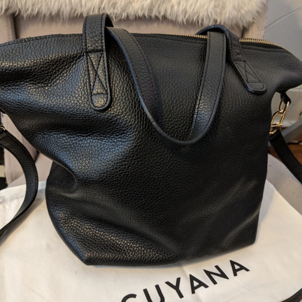 Cuyana Small Carryall Tote in Black